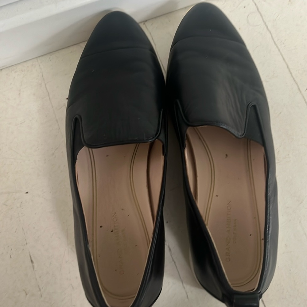 Cole Haan loafer flats. Wore just a handful of times. Really comfortable